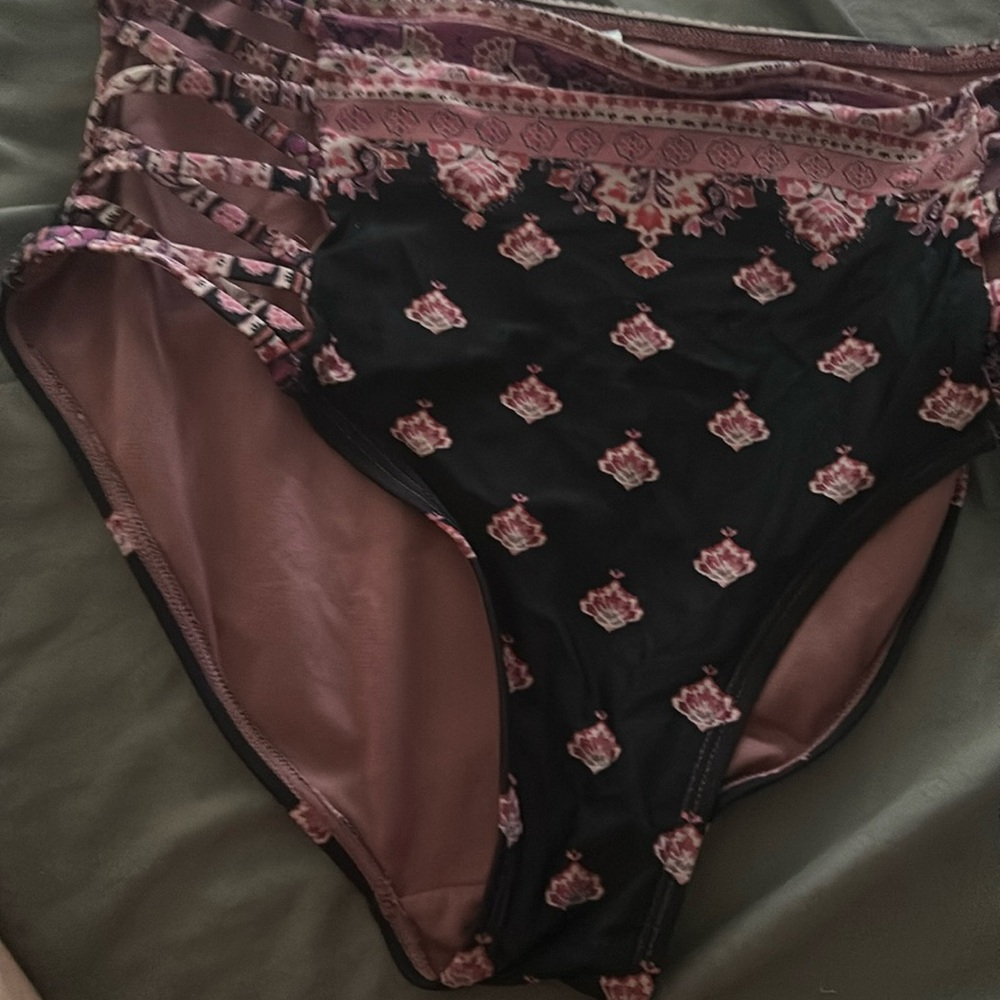 Worn once size medium color, purple black